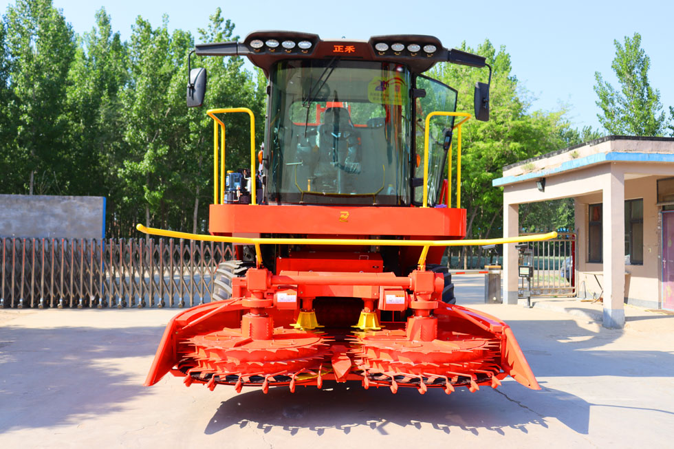 2.840m Self-Propelled Corn Feed Harvester